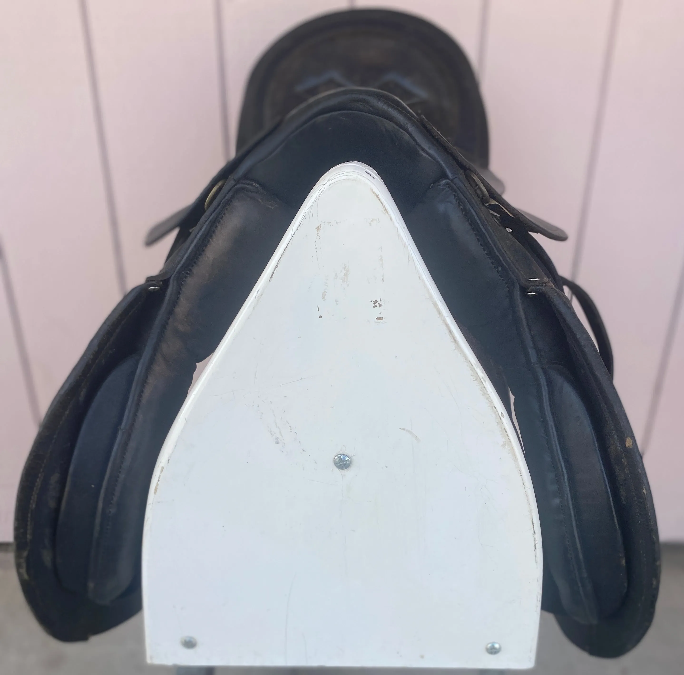 22” Black Trekking Saddle