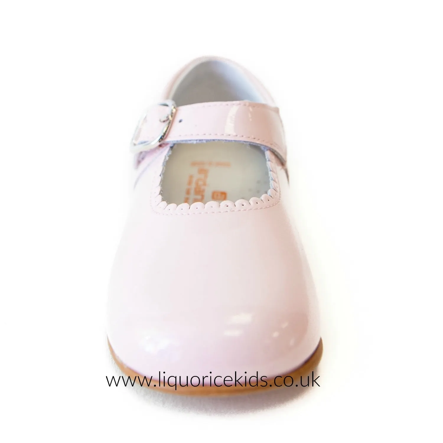 Andanines Girls Pale Pink Patent Mary Janes With Scallop Edging.