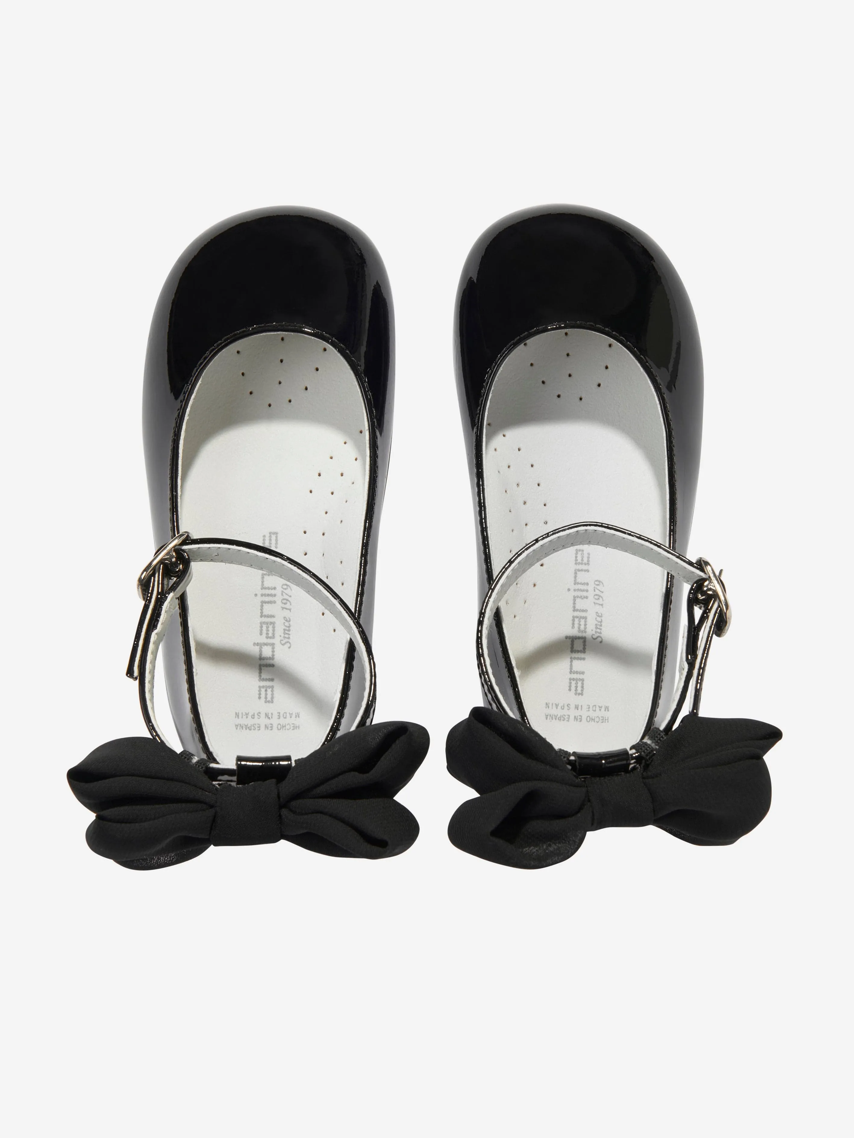 Andanines Girls Patent Leather Bow Shoes in Black