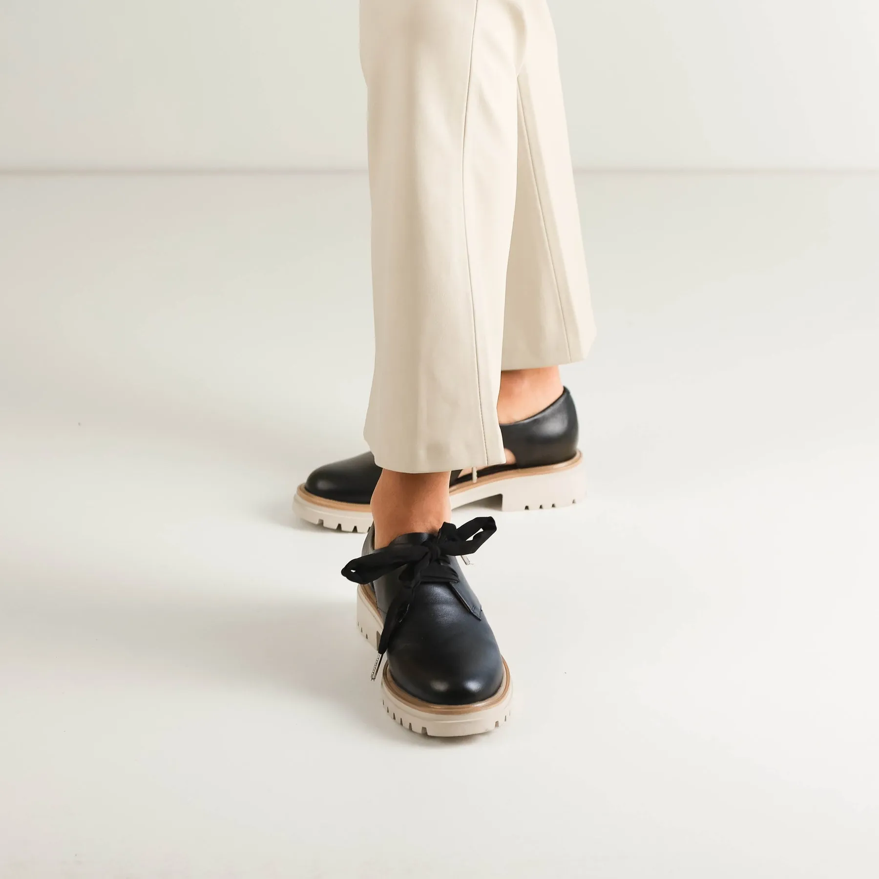 ANISE LEATHER CUT-OUT LOAFERS