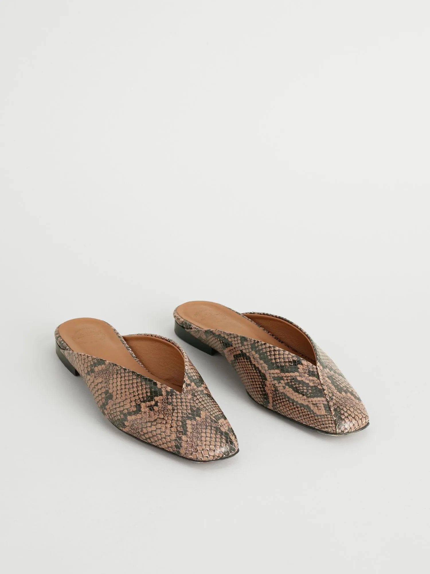 Arnesano Brown Printed Snake Flats