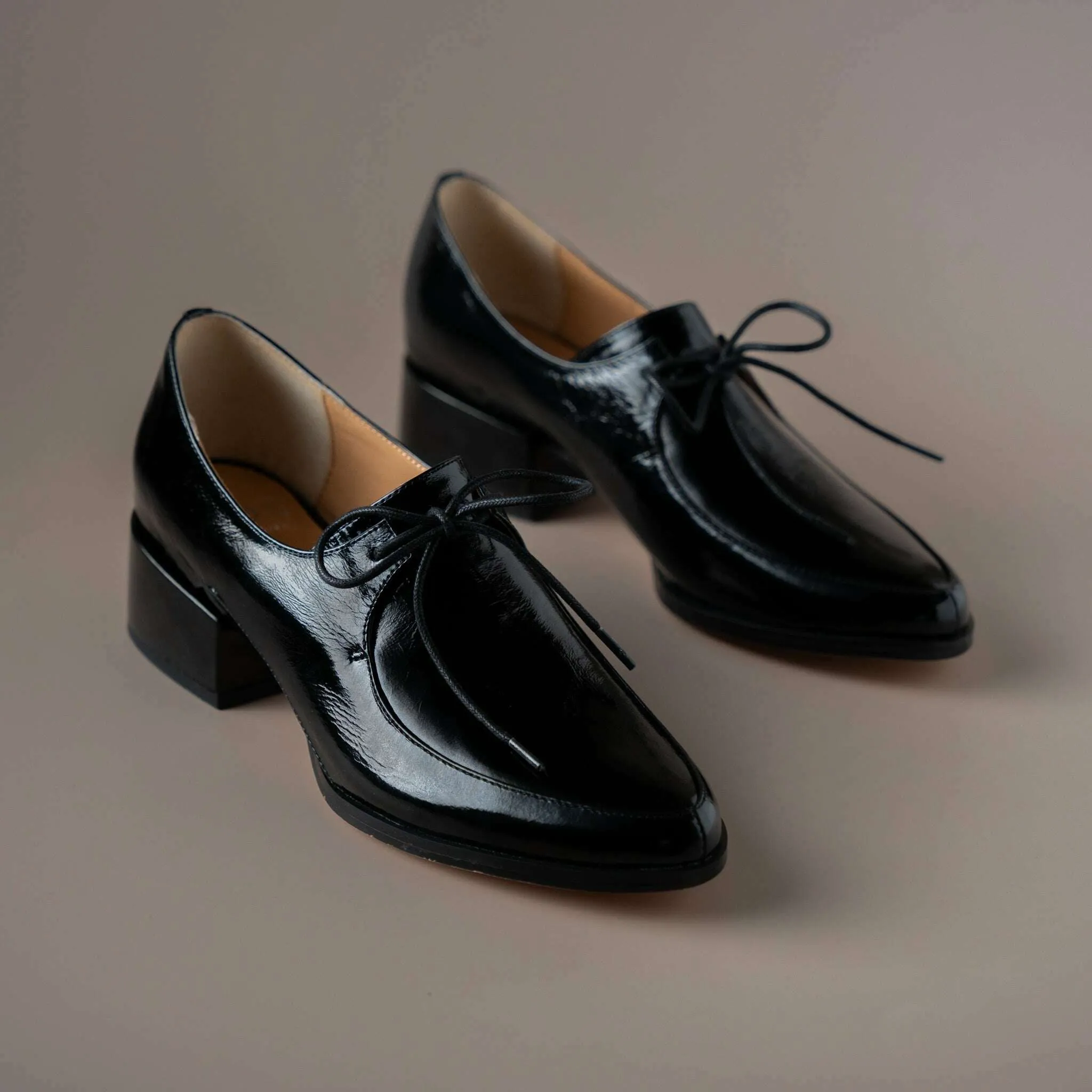 EOS - Casi - Oxford Low Heel - Black & Ivory Patent