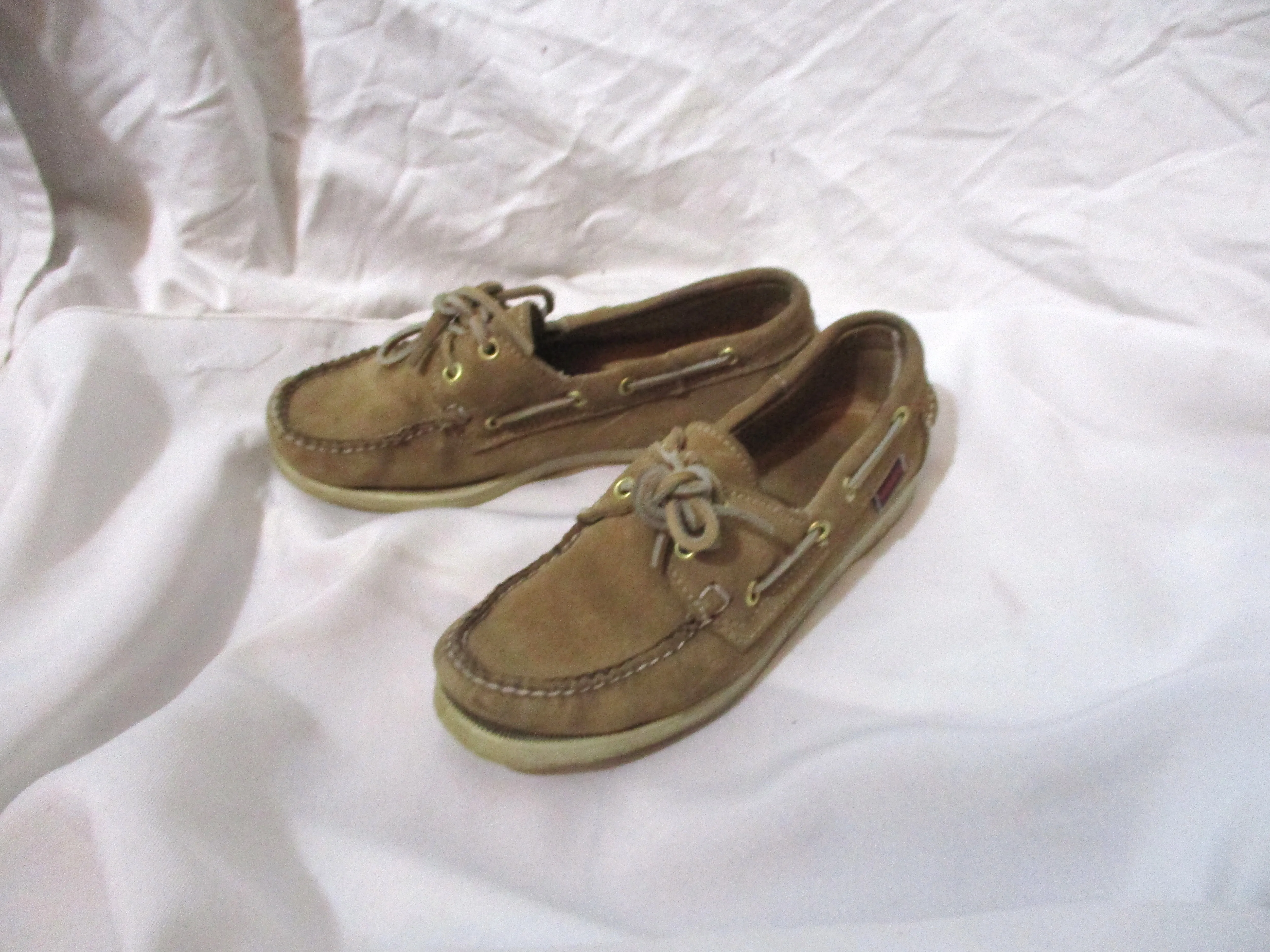 EUC SEBAGO DOCKSIDERS Mocs Boat Shoe Preppy SAND SUEDE 6