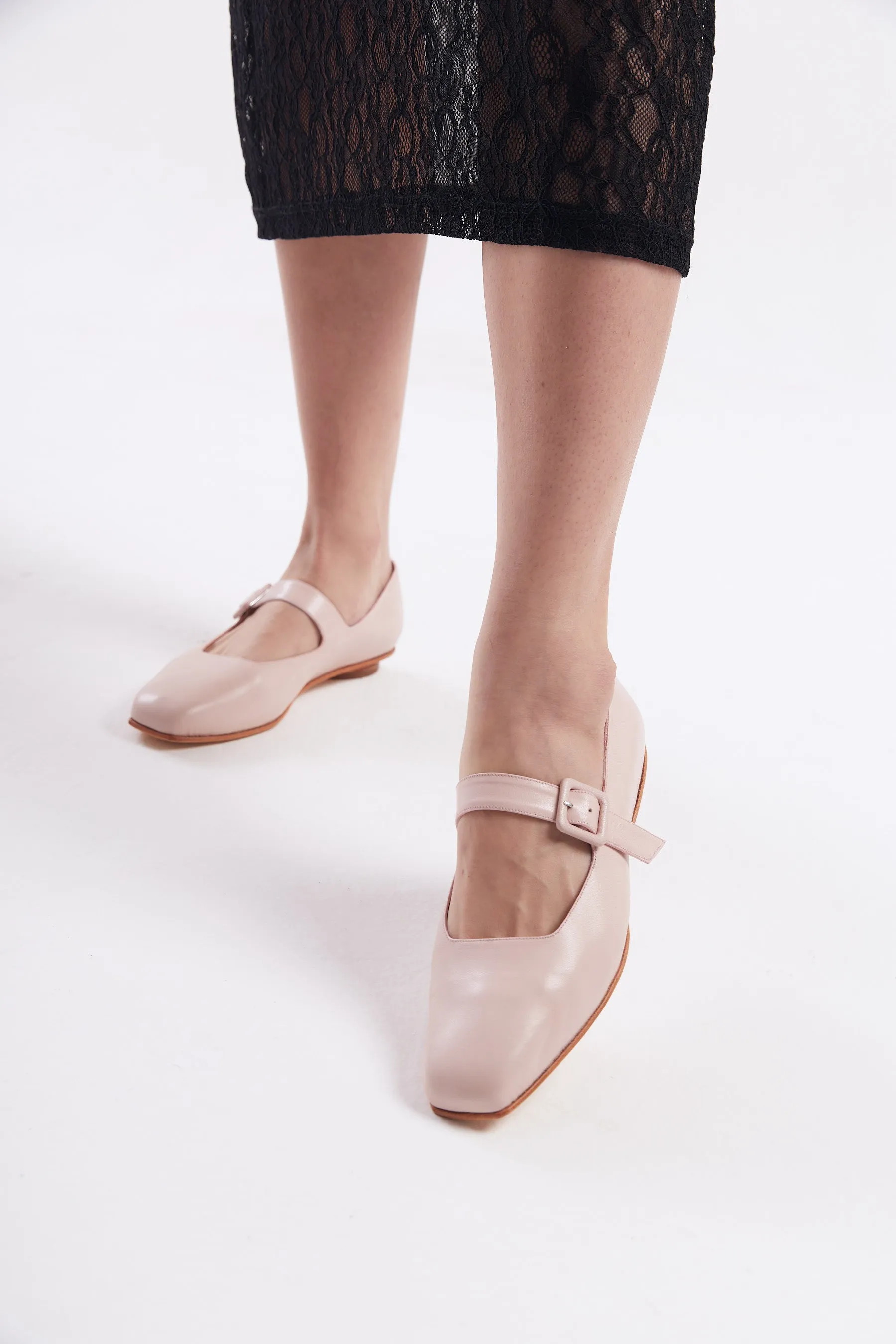 Eugenia Flat in Pale Pink