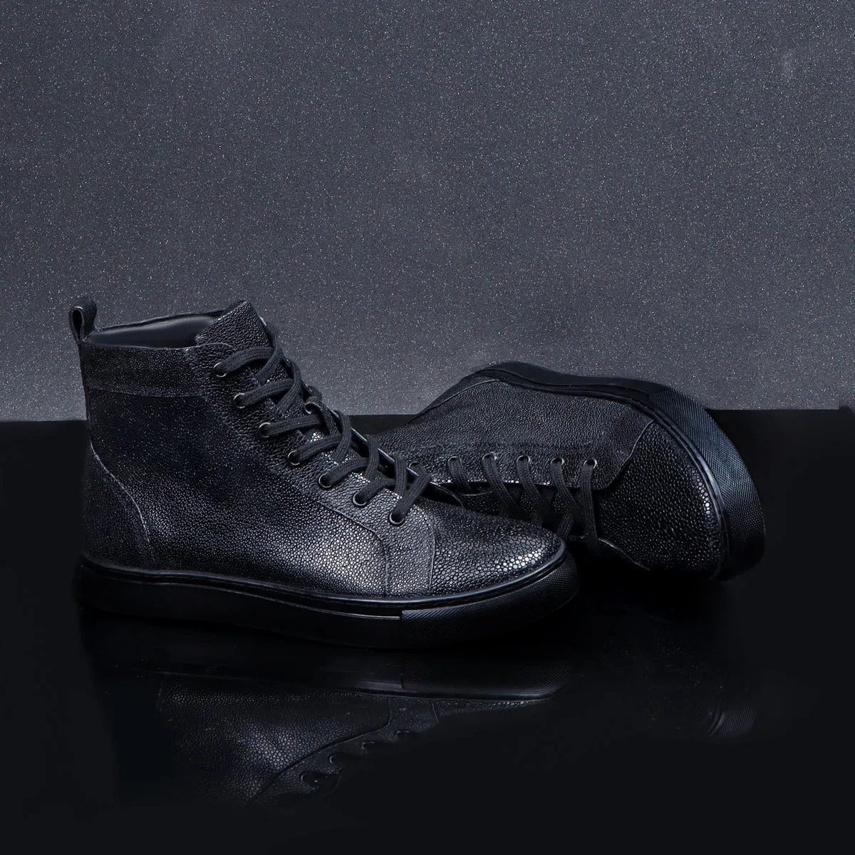 Men's Black Stingray Leather Sneakers