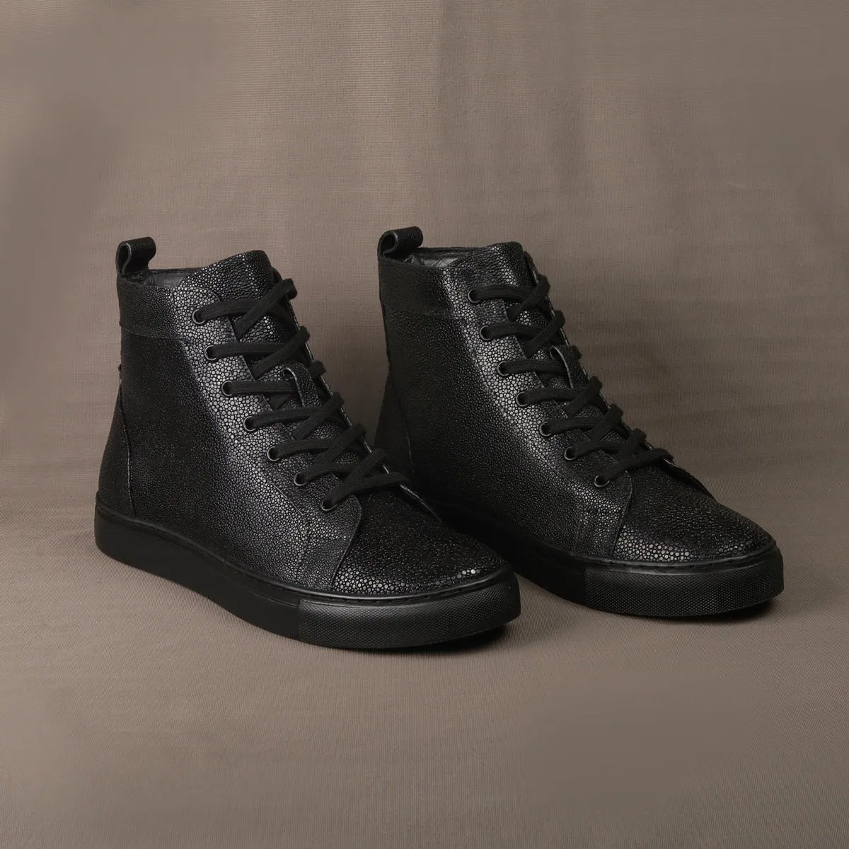 Men's Black Stingray Leather Sneakers