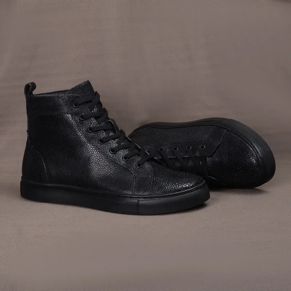 Men's Black Stingray Leather Sneakers