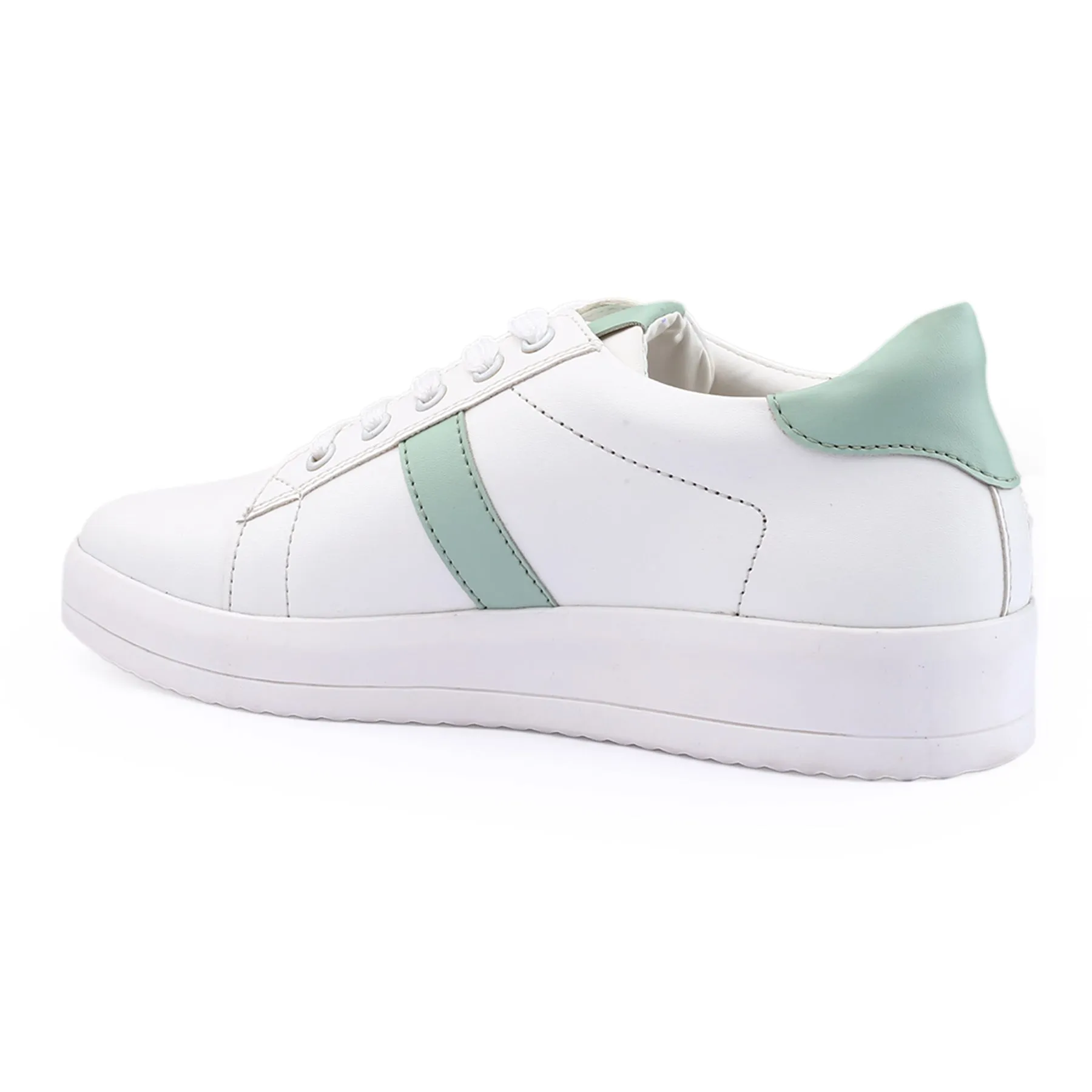 New Trendy  And Casual Sneakers For Women