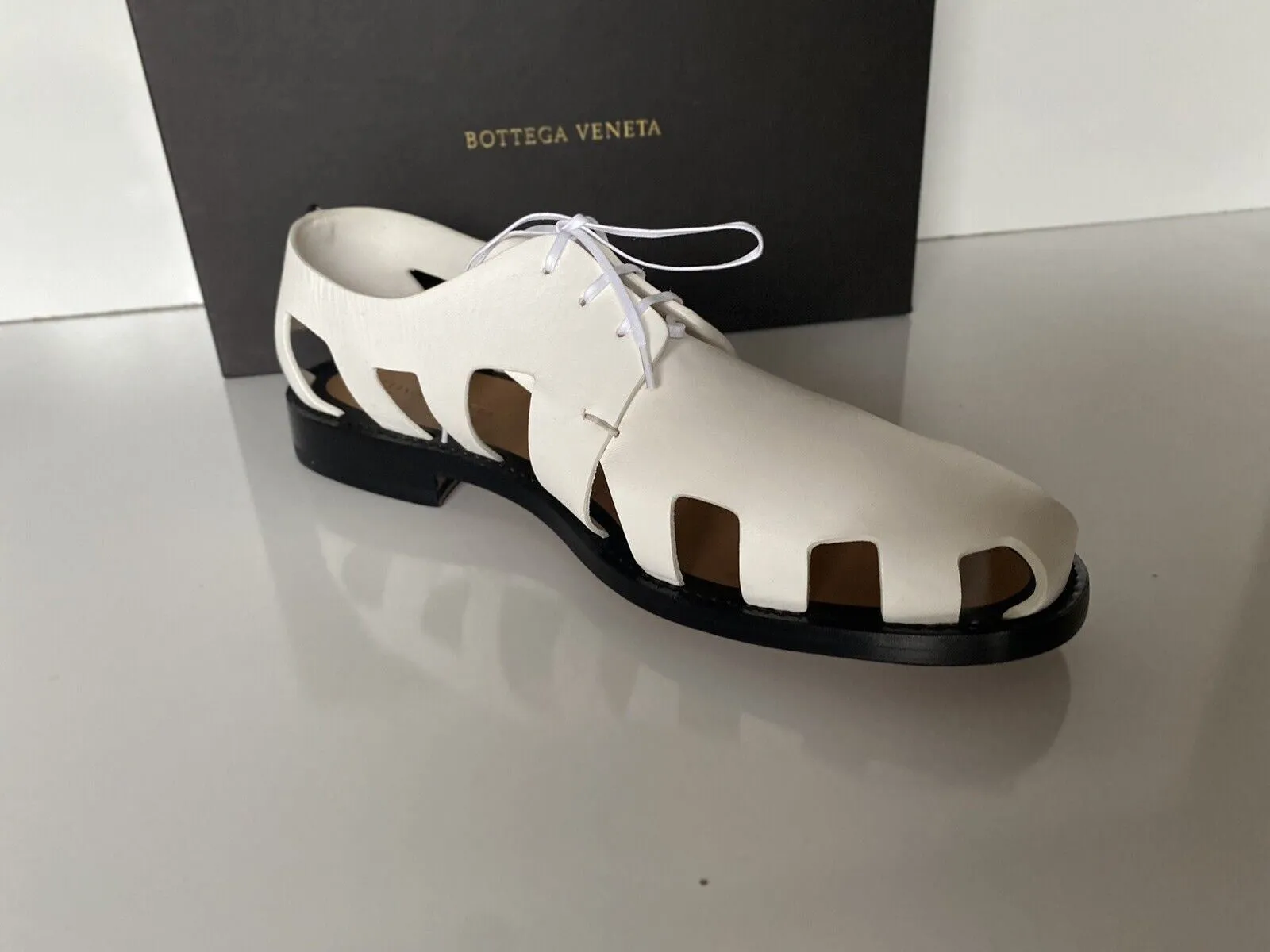 NIB Bottega Veneta Men's Derby Leather White Shoes Cut-out Details 8.5 US 574829