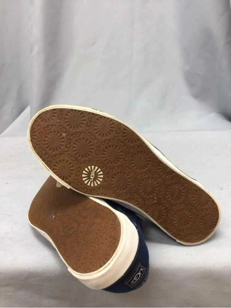 UGG SIZE 6 Ladies SHOES